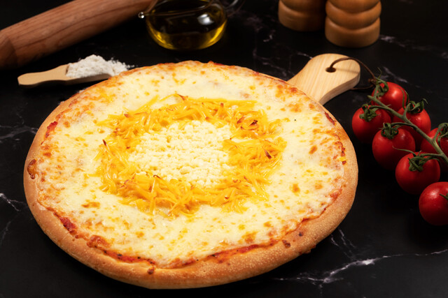 بيتزا أجبان/ Cheese Pizza